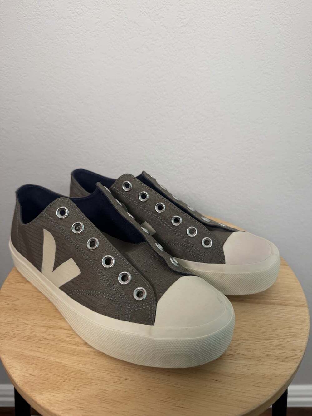 VEJA™ Women's 9 Wata II Low RIPSTOP Sneaker in Kaki/Pierre Casual Preppy